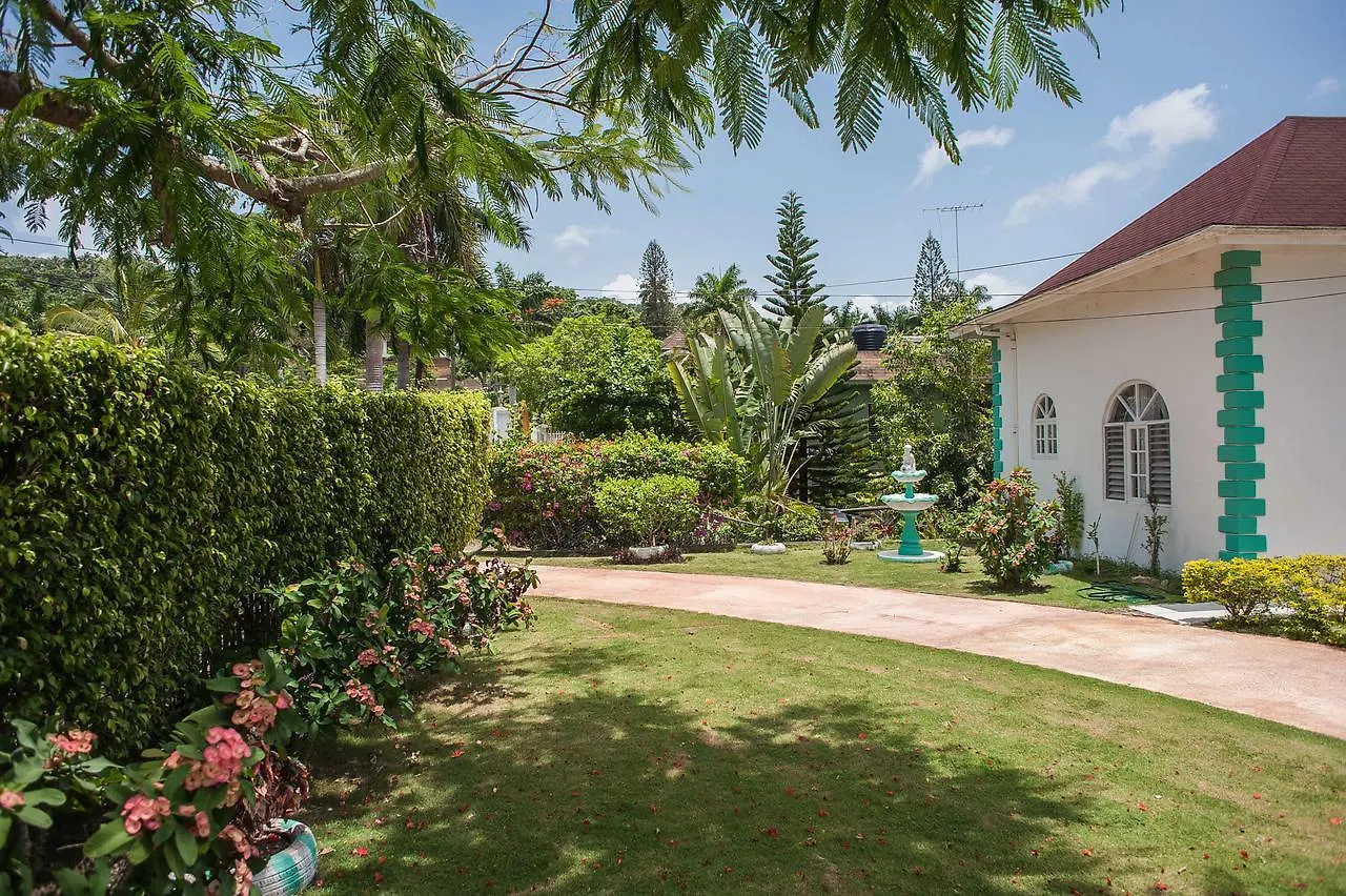Hotel Diamond Villa Guest House Montego Bay Jamaica